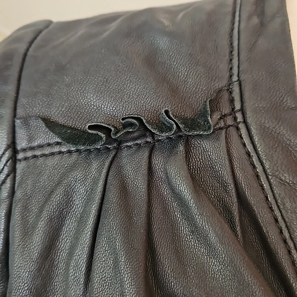Leith Lambskin Leatger Yoke Crop Jacket - Picture 5 of 6